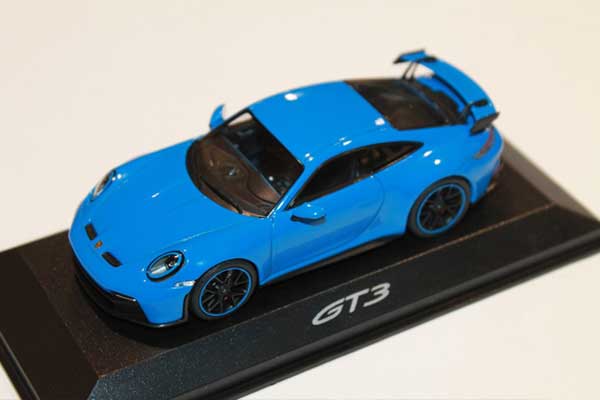 1/43 minichamps Porsche 911 GT3 992