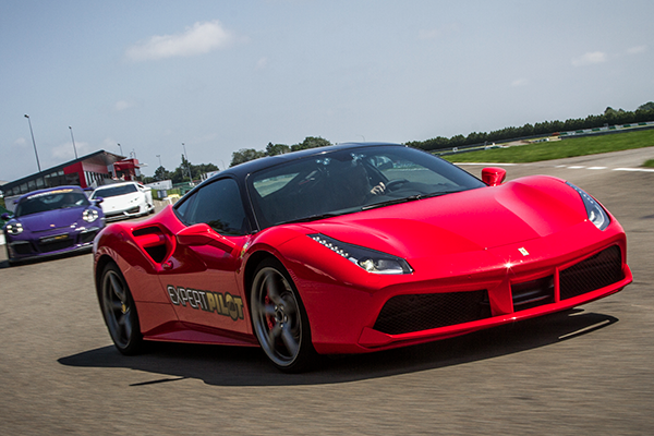 ferrari-488-pilotage-stage-cadeau